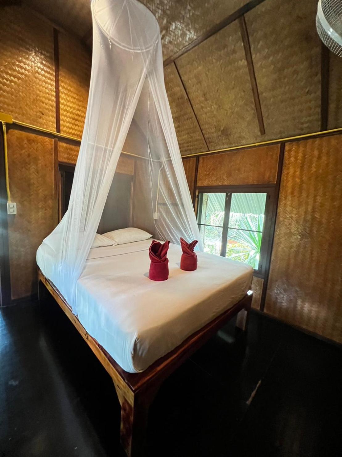Khaosok Bamboo Huts Resort Khao Sok National Park المظهر الخارجي الصورة